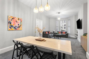 Large Stylish 6 Bedroom House